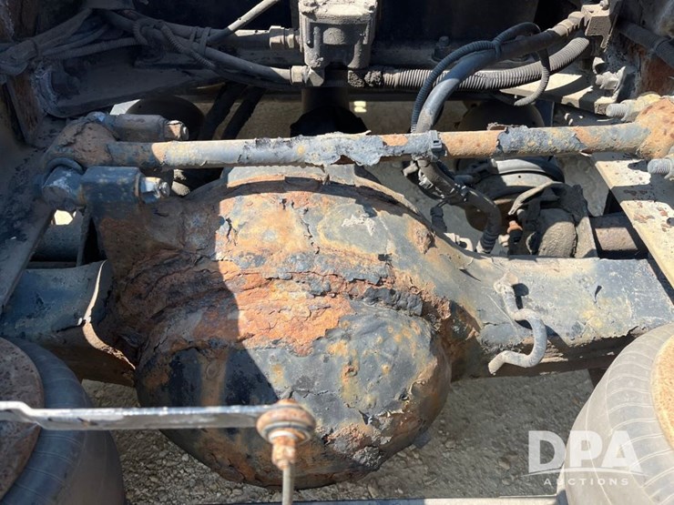 2013-kenworth-t660-image-43