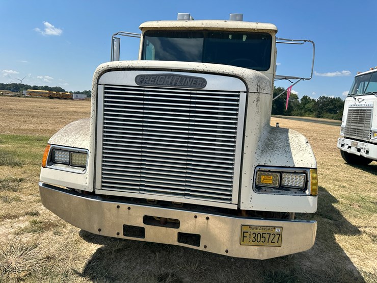 #32186-•-inop-1996-freightliner-usf-1e-t/a-sleeper-truck-tractor-vin:-1fuyddyb0tp728989-image-33