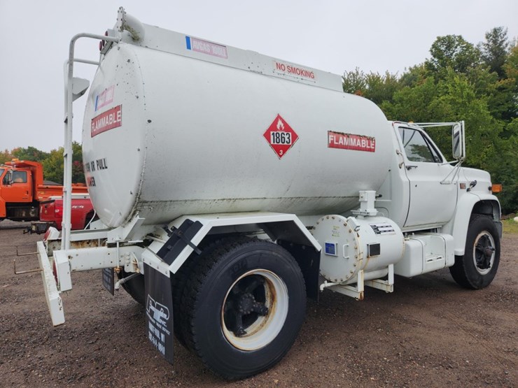#1647-•-1976-gmc-fuel-truck-image-5