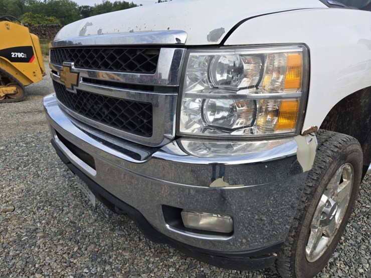 2013-chevrolet-2500hd-image-9