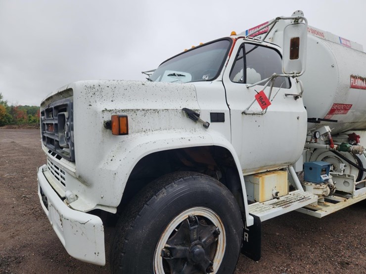 #1647-•-1976-gmc-fuel-truck-image-9
