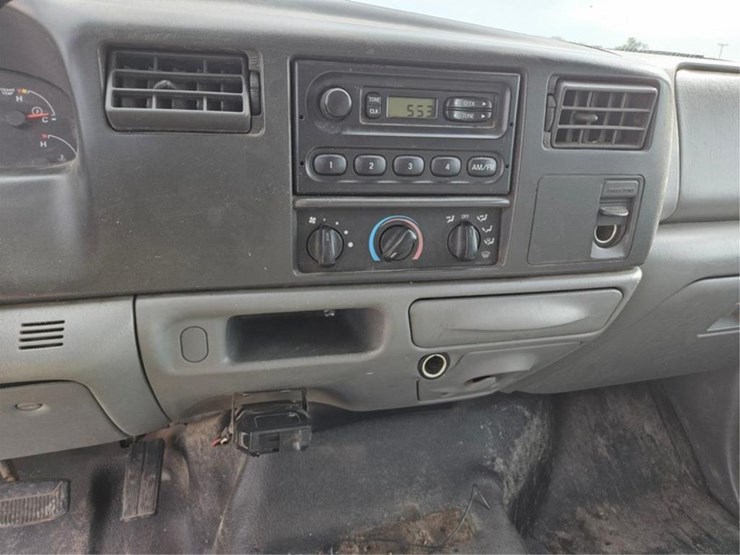 2004-ford-f350-image-32
