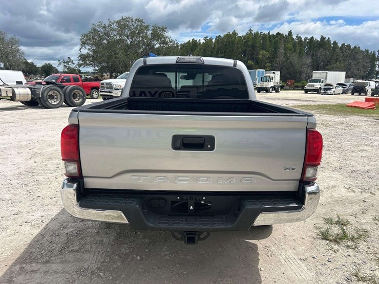 2018-toyota-tacoma-image-26