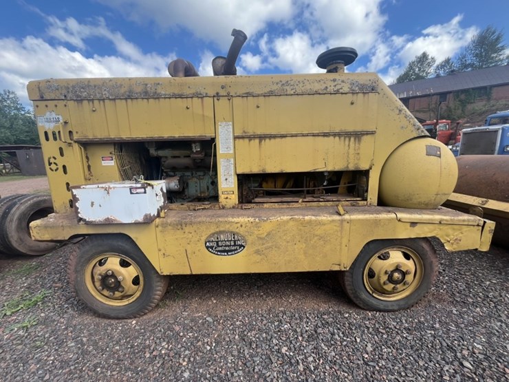 #2685-•-ingersoll-rand-xl1200-towable-air-compressor-image-2