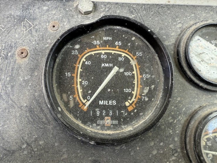 #1553-•-1991-oshkosh-mixer-truck-image-22