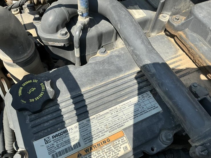 2020-peterbilt-337-image-34