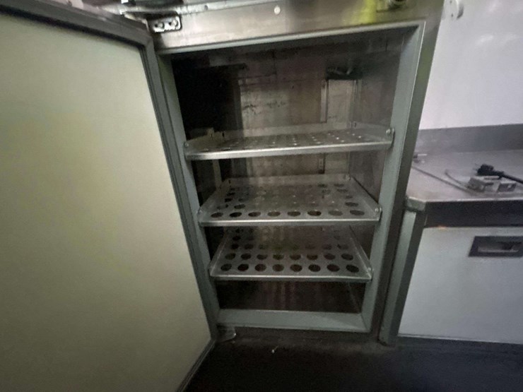 2021-mercedes-benz-sprinter-4500-image-26