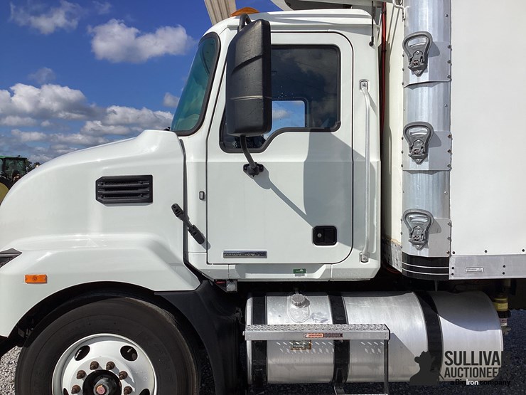 2022-mack-md6-image-10