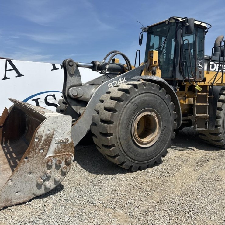 2014 DEERE 824K