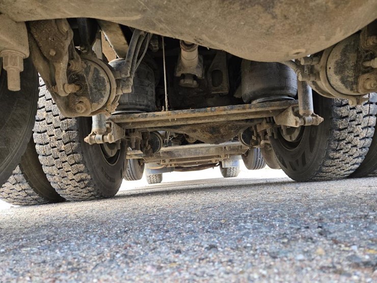 2015-mack-granite-gu813-image-53