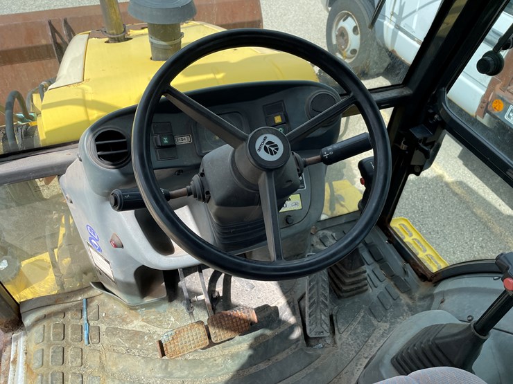 new-holland-lb75b-image-35