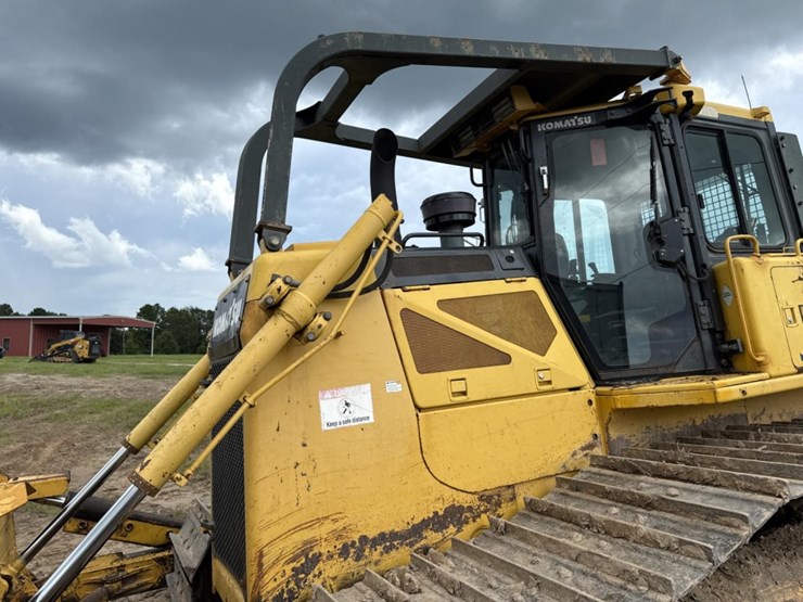 2014-komatsu-d65px-17-image-17