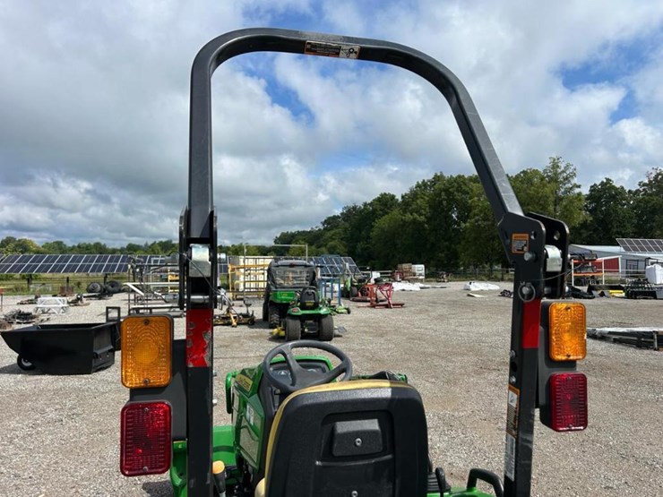 2020-john-deere-1023e-image-23