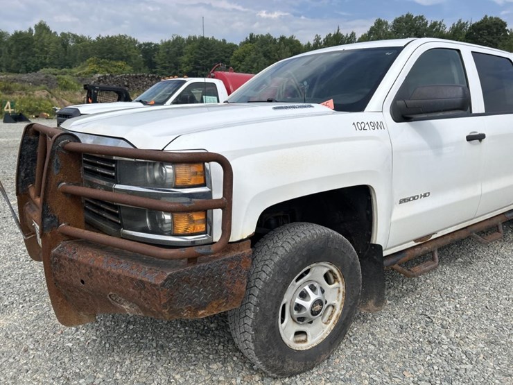 2015-chevrolet-2500hd-image-9