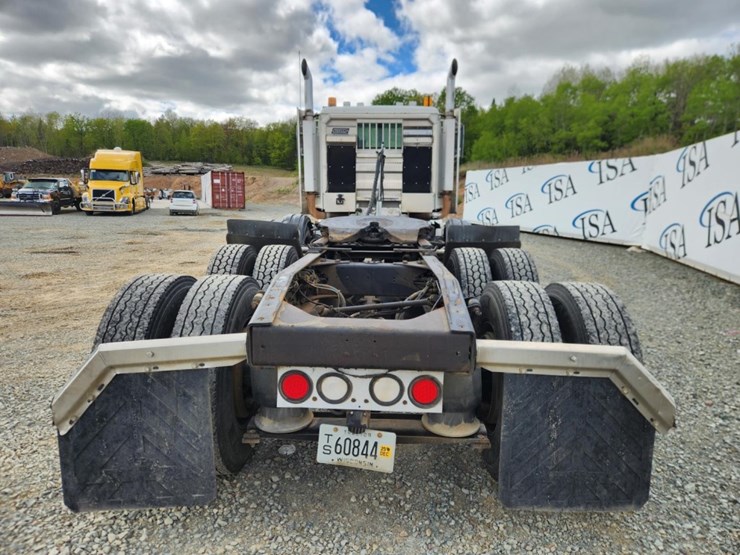 2019-western-star-4900sf-image-4