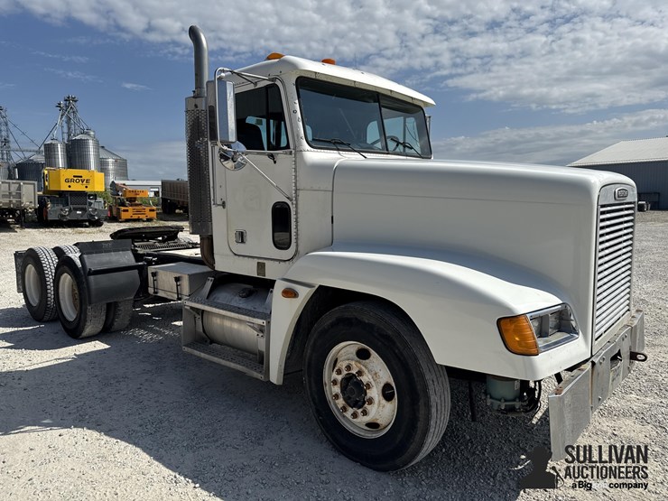 1998-freightliner-fld120-image-3