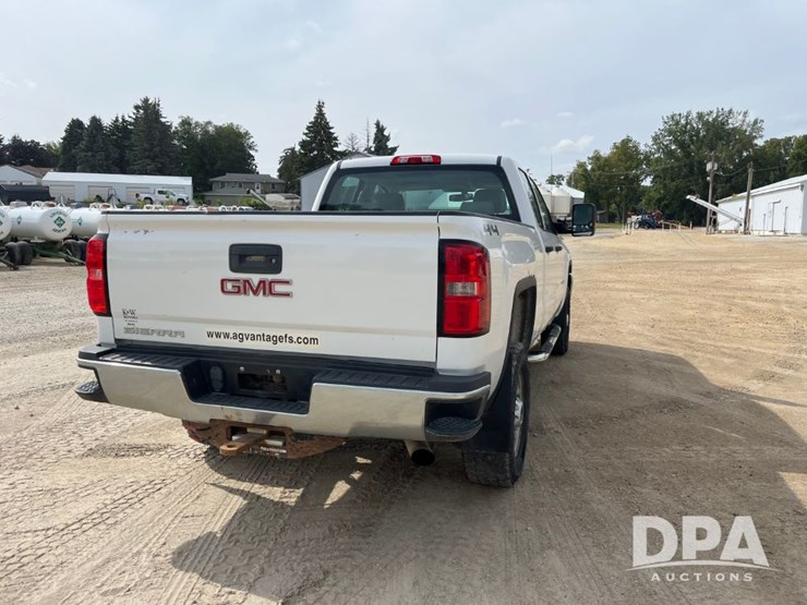 2015-gmc-2500-image-11
