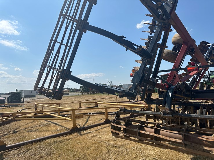 case-ih-330-image-24