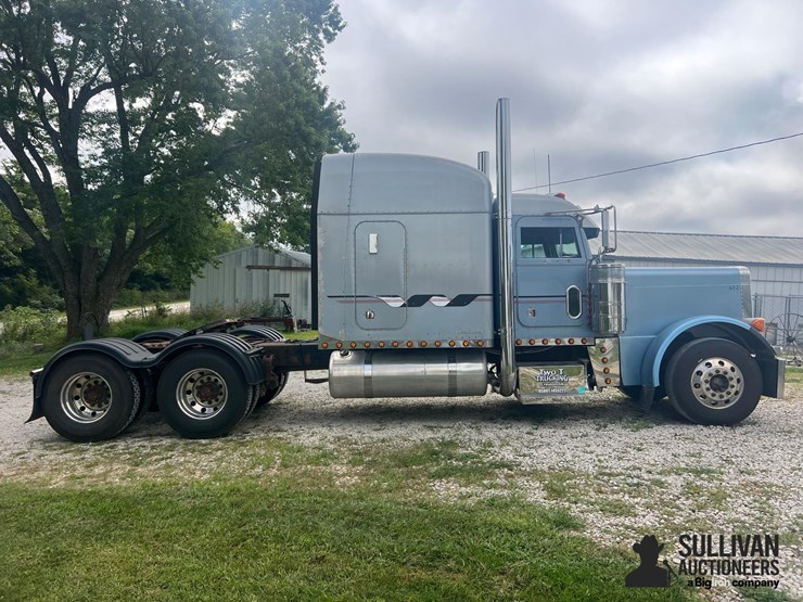 2003-peterbilt-379-image-4