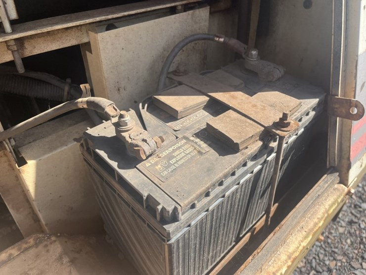 #2678-•-multiquip-dps-130sst-towable-air-compressor-image-11
