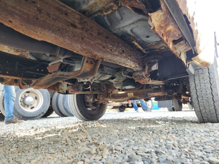 2002-ford-f550-image-43