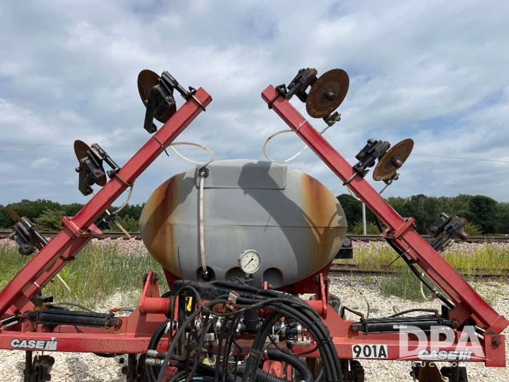 case-ih-2800-image-13