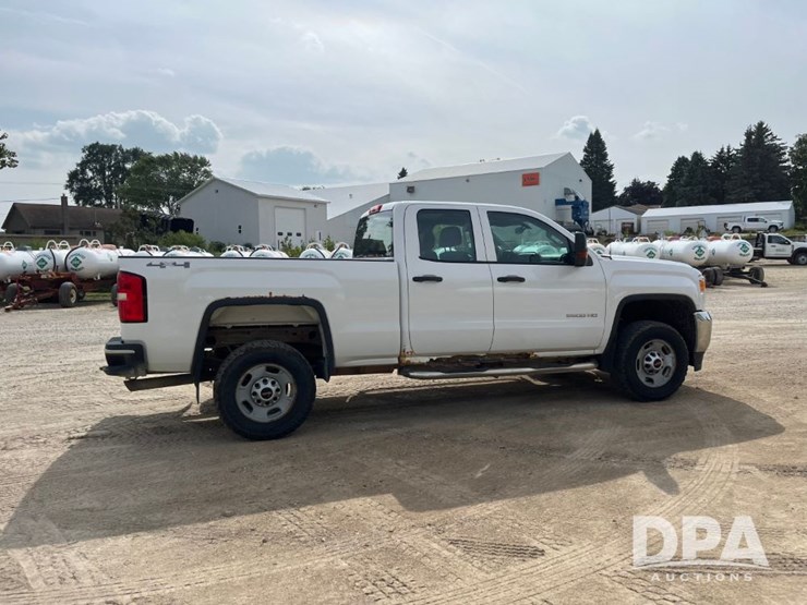 2015-gmc-2500-image-8