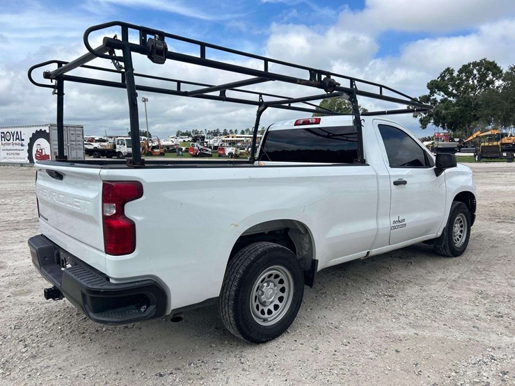 2022-chevrolet-silverado-1500-image-3