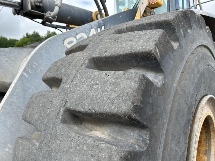 2014-deere-824k-image-79