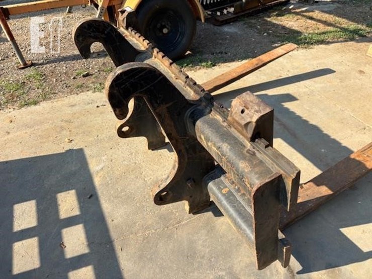 caterpillar-420d-image-6