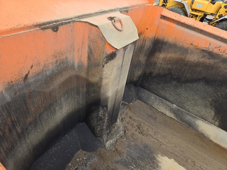 2015-mack-granite-gu813-image-42