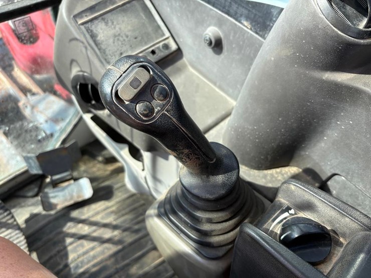 2019-takeuchi-tb290-image-26