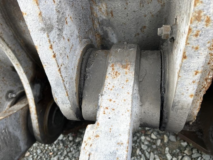 2014-deere-824k-image-16