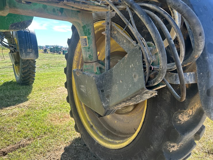 2011-john-deere-4730-image-10