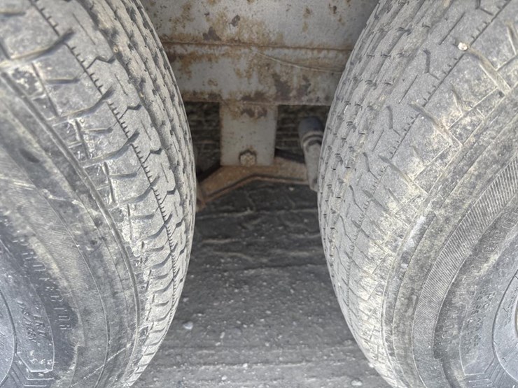 #1311-•-arising-industries-approx-30'-enclosed-trailer-image-14