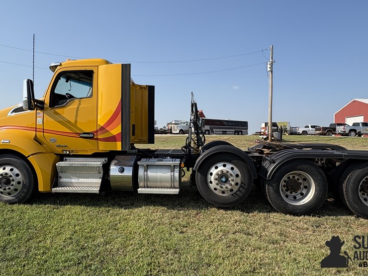 2020-kenworth-t680-image-8