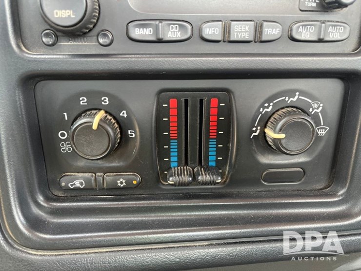 2004-chevrolet-2500hd-image-57