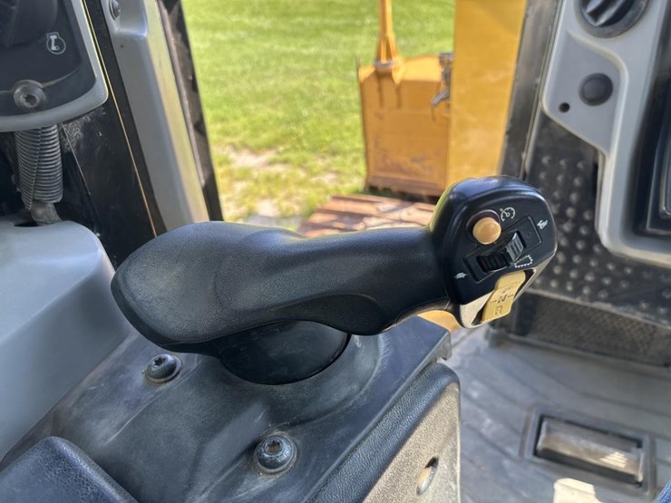 2018-caterpillar-d6t-lgp-image-49