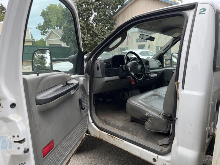 2005-ford-f350-image-21