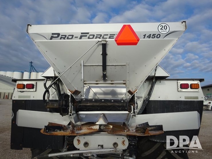 2019-john-deere-f4365-image-58