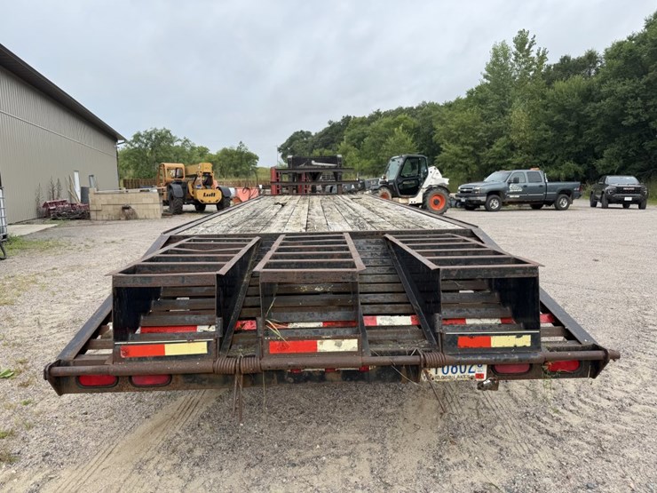 #1083-•-2001-delta-tandem-axle-gooseneck-trailer-image-4