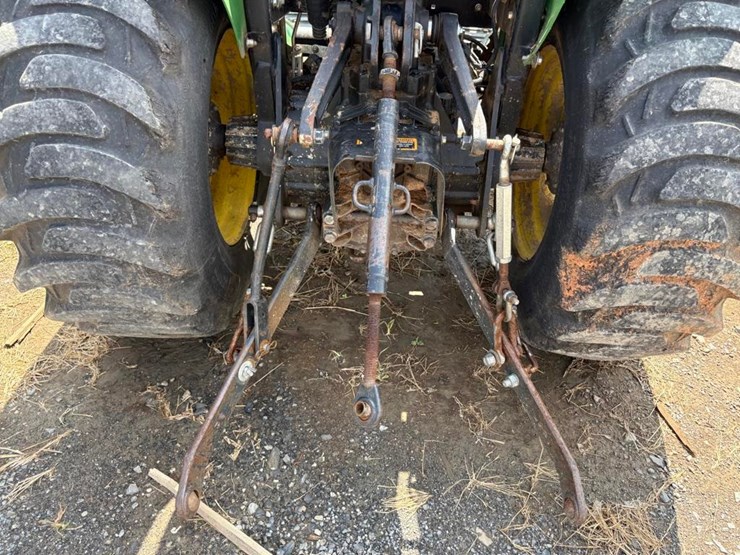 john-deere-3032e-image-16
