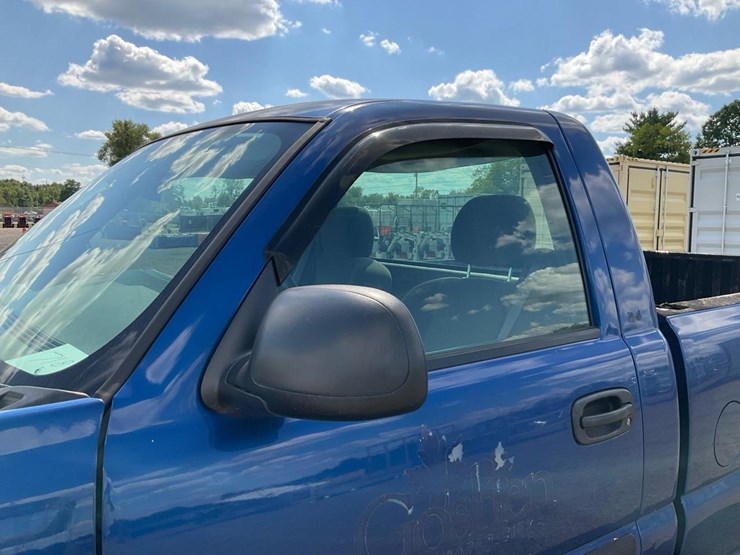 2004-chevrolet-k2500-image-27