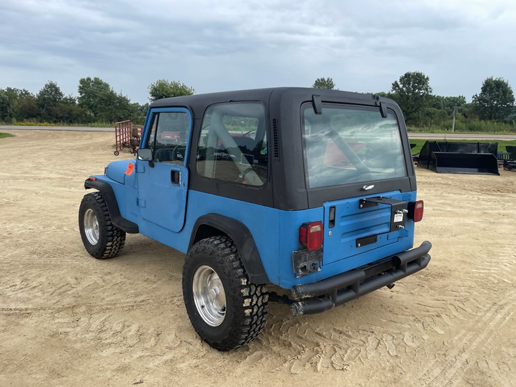 1990-jeep-wrangler-image-7