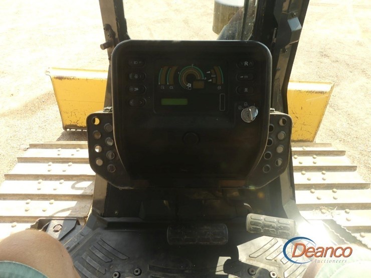 2008-komatsu-d39px-22-image-12