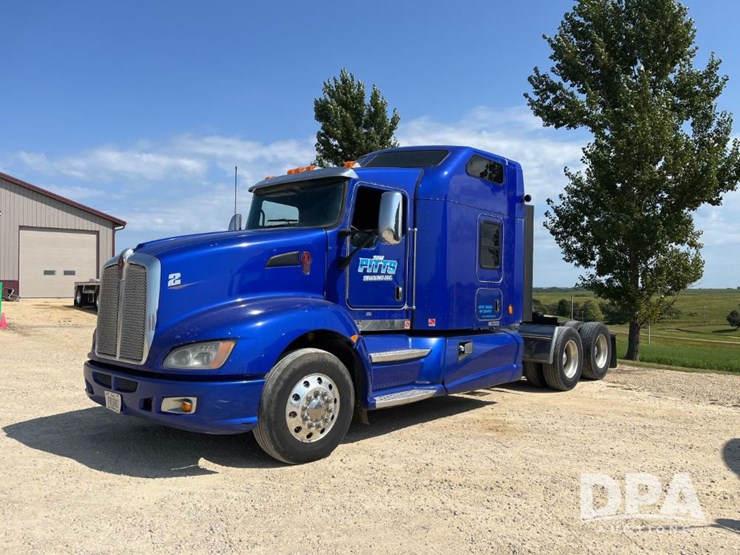 2013-kenworth-t660-image-1