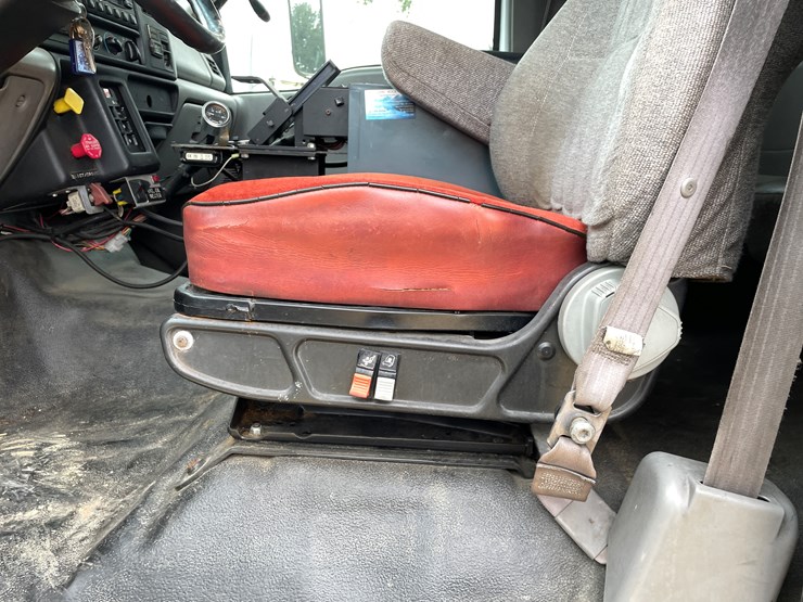 2001-ford-f750-image-55