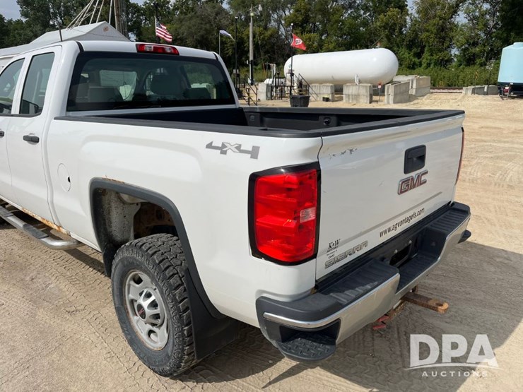2015-gmc-2500-image-38