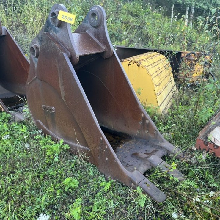 #2538 • Approx 28“ Excavator Bucket