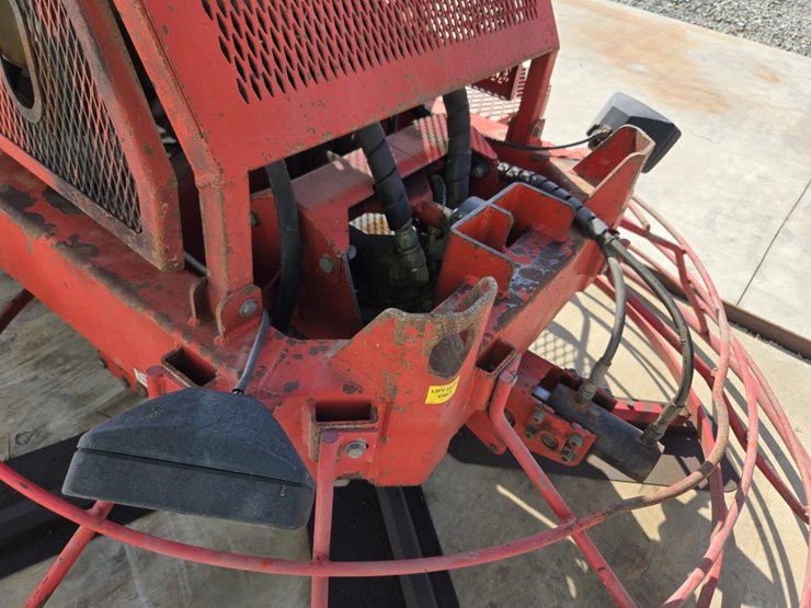 kubota-v3300t-image-15